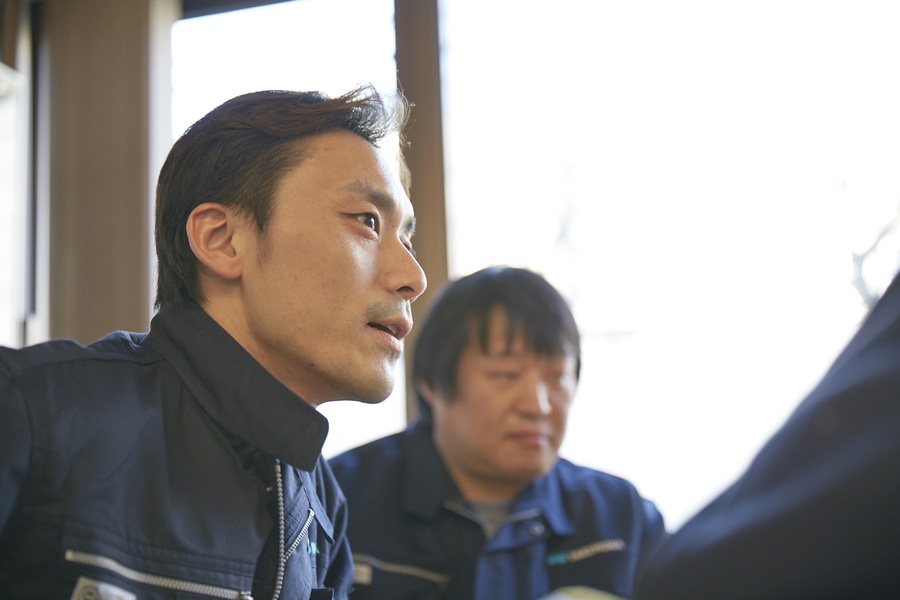 社員座談会”></p>
<dt class=