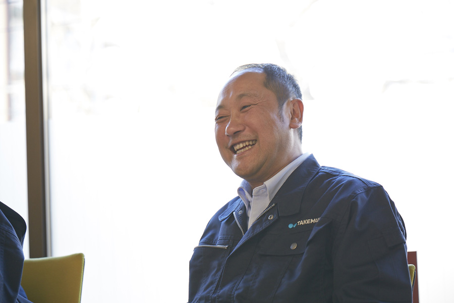 社員座談会”></p>
<dt class=