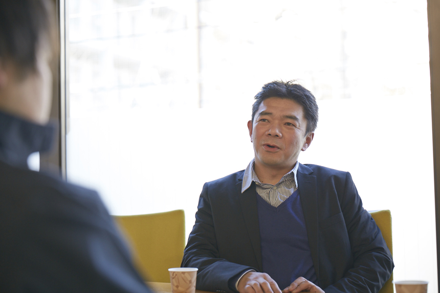 社員座談会”></p>
<dt class=