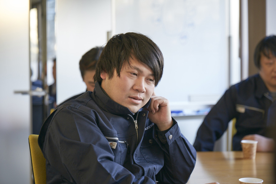 社員座談会”></p>
<dt class=