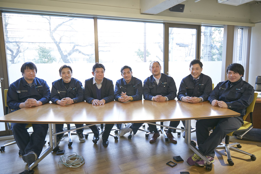 社員座談会”></p>
<dt class=