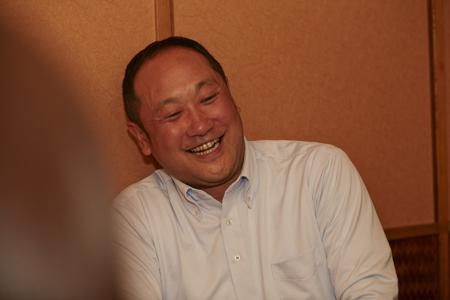 社員座談会”></p>
<dt class=