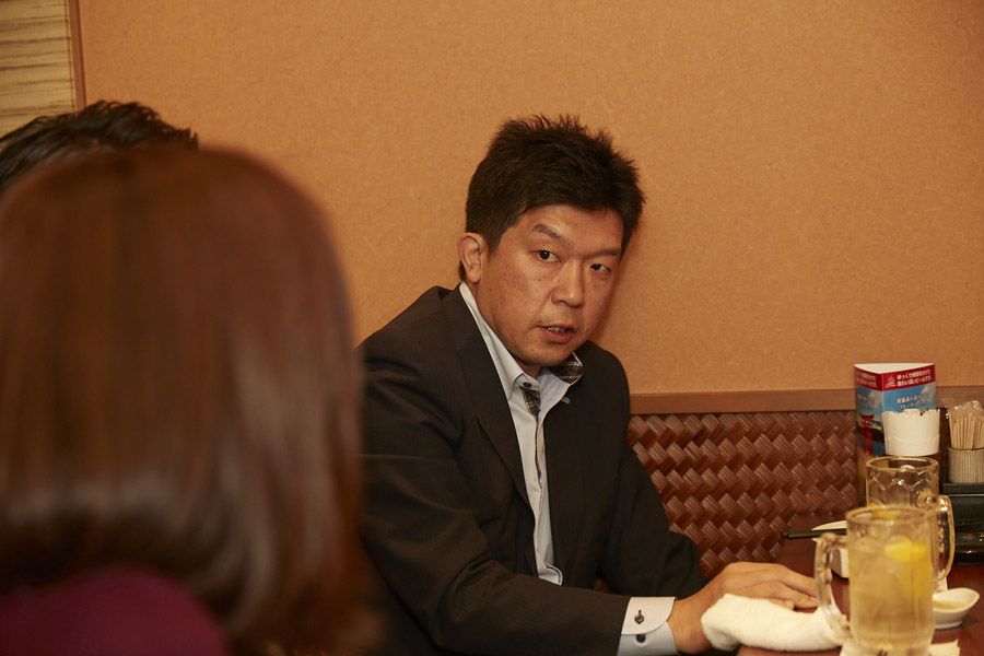 社員座談会”></p>
<dt class=