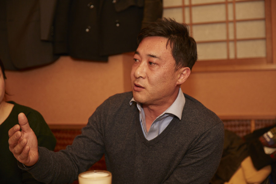 社員座談会”></p>
<dt class=
